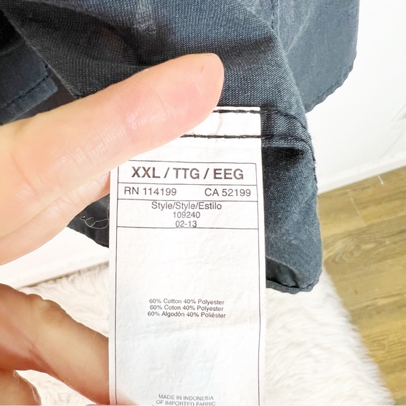 QUIKSILVER BLACK SHORT SLEEVE BUTTON FRONT SHIRT MENS SZ XXL - Picture 3 of 5